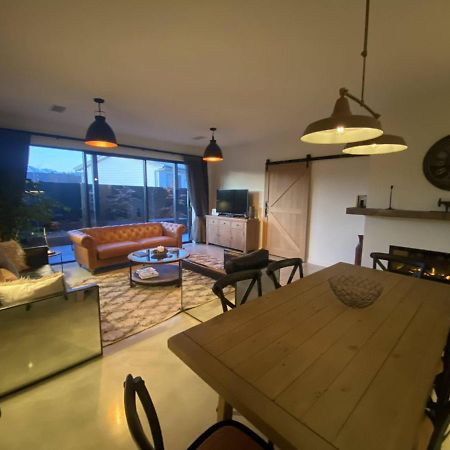 Black Stilt Retreat, Stunning Luxury Property ทไวเซิล ภายนอก รูปภาพ