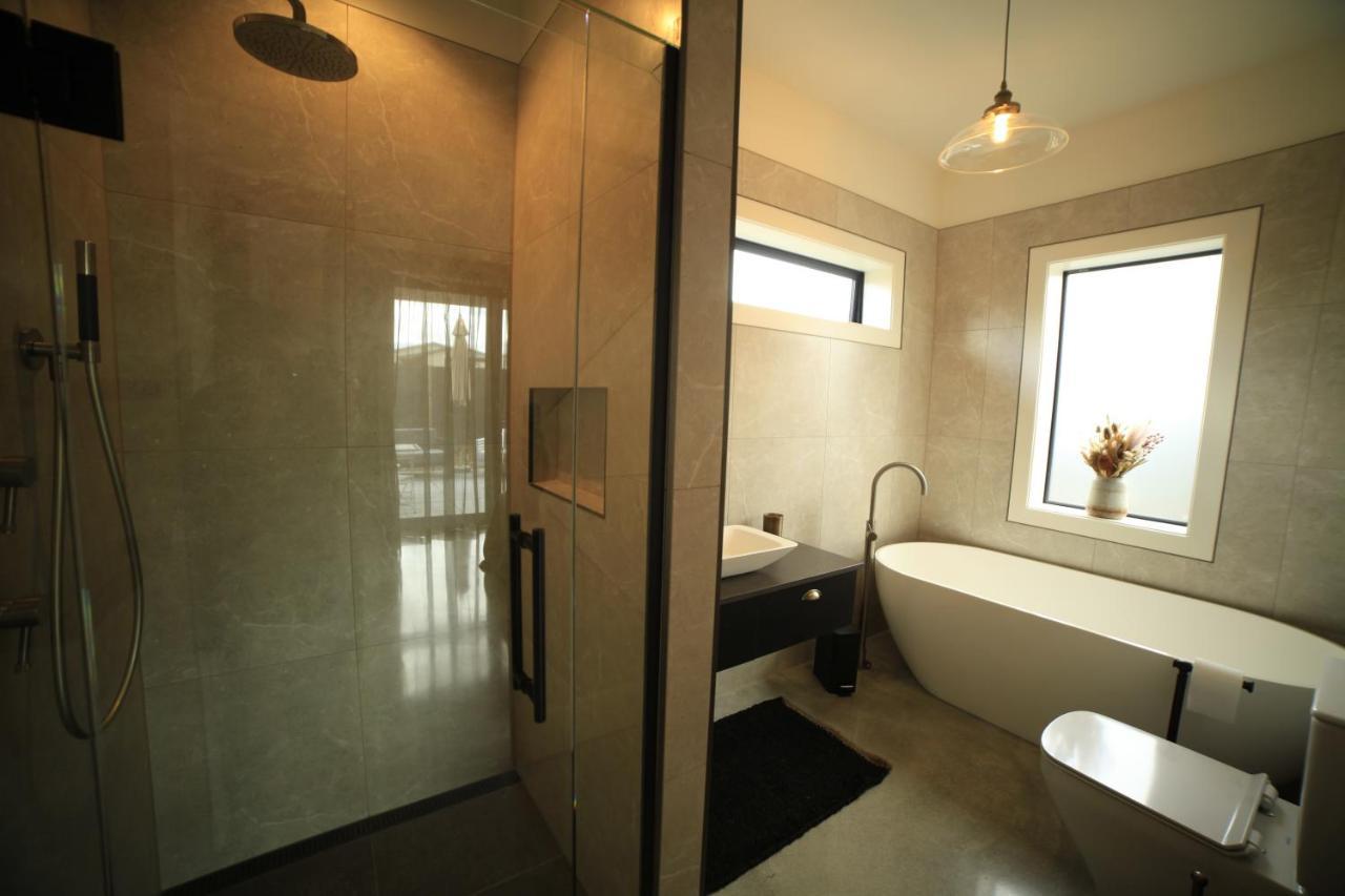 Black Stilt Retreat, Stunning Luxury Property ทไวเซิล ภายนอก รูปภาพ